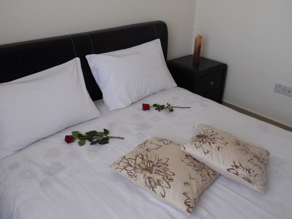 Adriana Holiday Resort Paphos Ngoại thất bức ảnh
