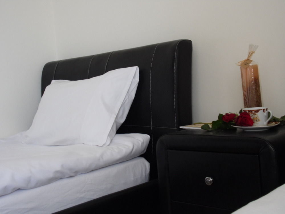 Adriana Holiday Resort Paphos Ngoại thất bức ảnh
